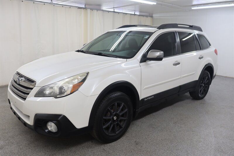 Used 2014 Subaru Outback 2.5i Limited AWD/4WD image 3