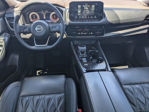 Used 2021 Nissan Rogue Platinum FWD image 19