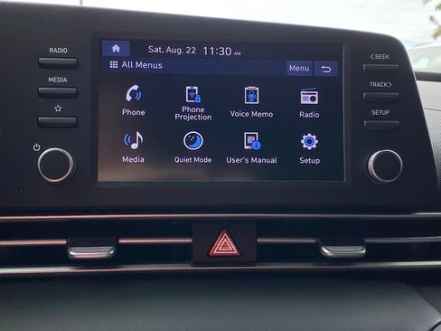 Certified 2025 Hyundai Elantra SE FWD image 14