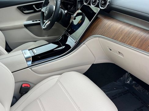 Used 2025 Mercedes-Benz GLC 300 image 19