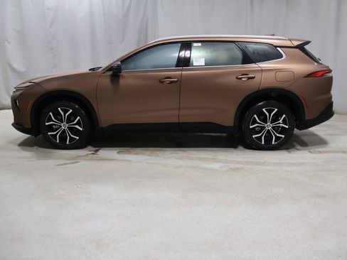 New 2026 Toyota Crown Signia image 4