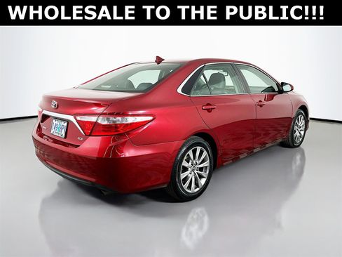 Used 2017 Toyota Camry XLE image 8