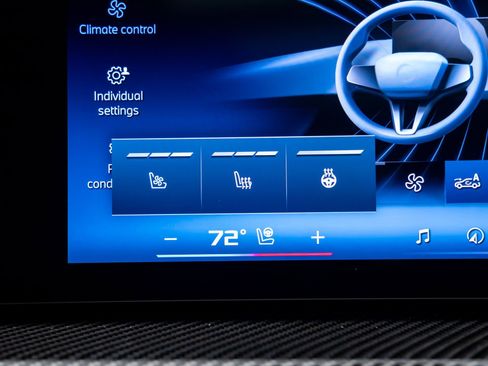 New 2026 BMW X6 M60i image 28