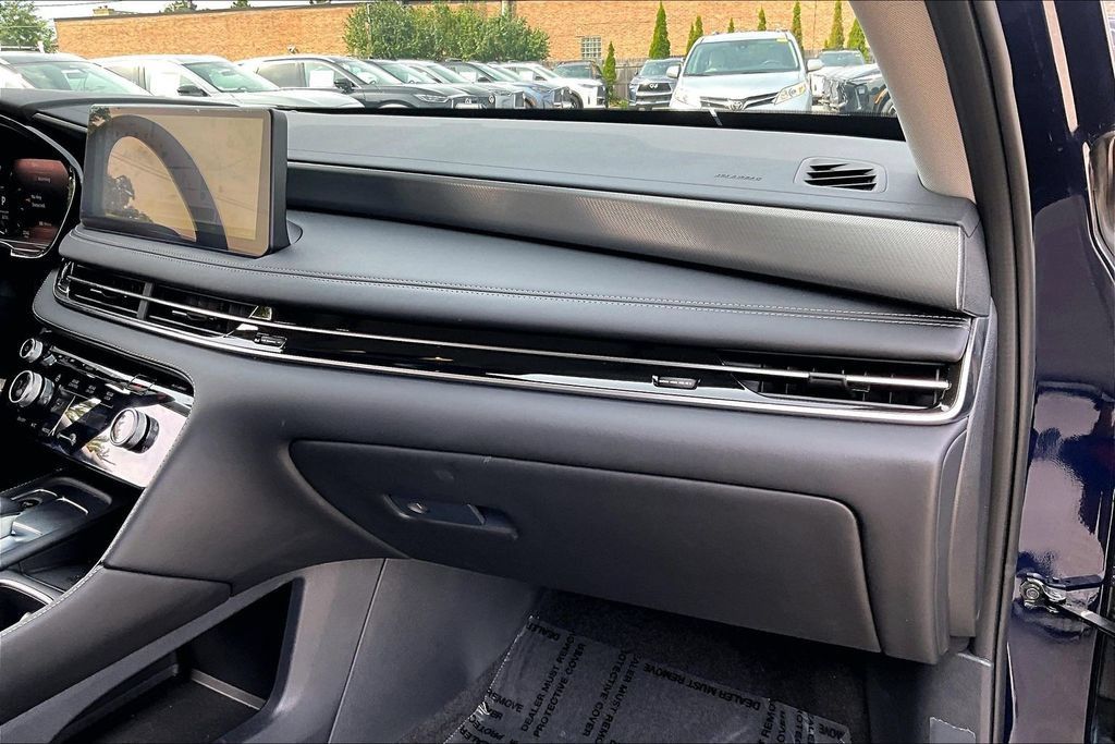 Certified 2027 INFINITI QX60 Luxe w/ Cargo Package AWD/4WD image 27