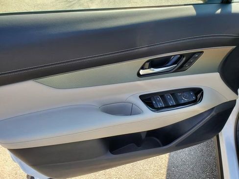 Certified 2025 Nissan Murano SL image 18