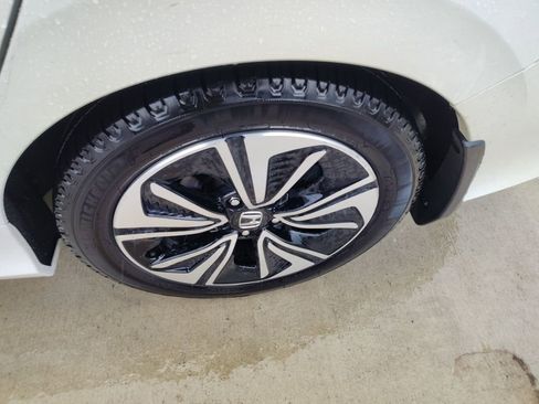 Used 2018 Honda Civic EX-L image 14