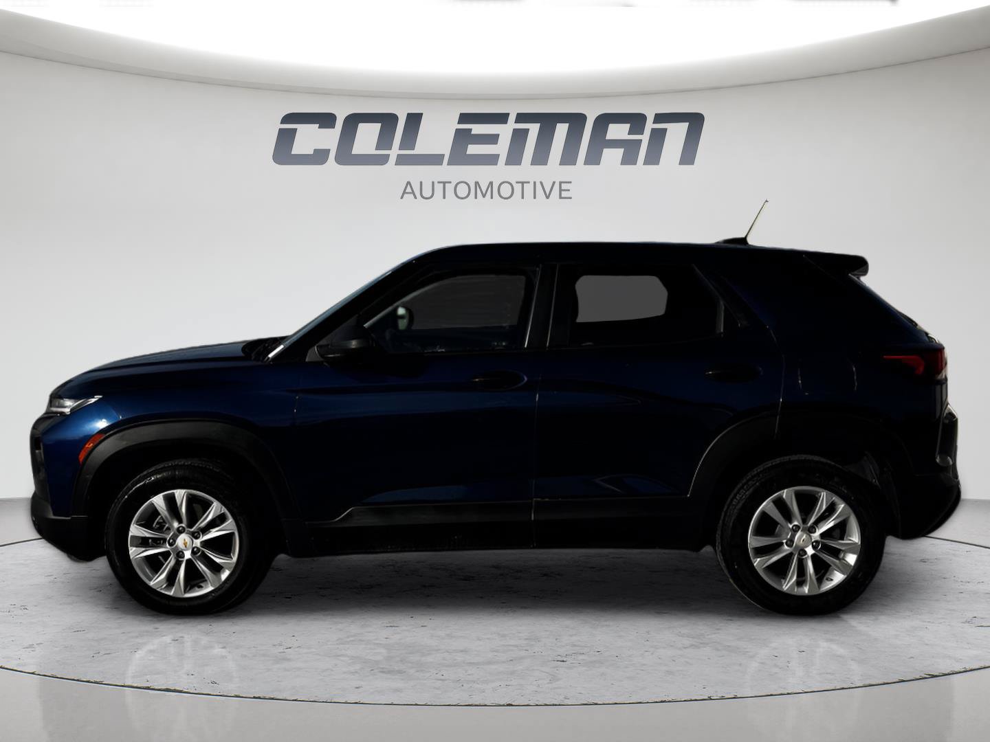 Used 2022 Chevrolet TrailBlazer LS AWD/4WD image 2