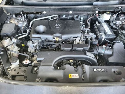 Used 2019 Toyota RAV4 LE w/ Carpet Mat Package image 25