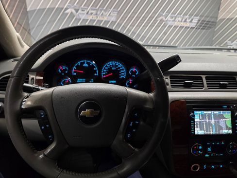 Used 2011 Chevrolet Avalanche LTZ RWD image 19
