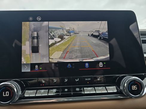 Used 2024 GMC Canyon AT4 w/ Technology Package image 27