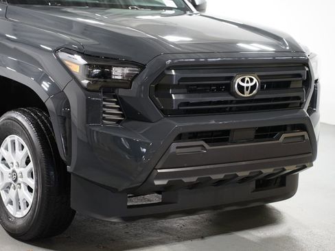 Certified 2025 Toyota Tacoma SR image 4