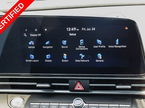 Certified 2024 Hyundai Elantra Limited FWD image 16