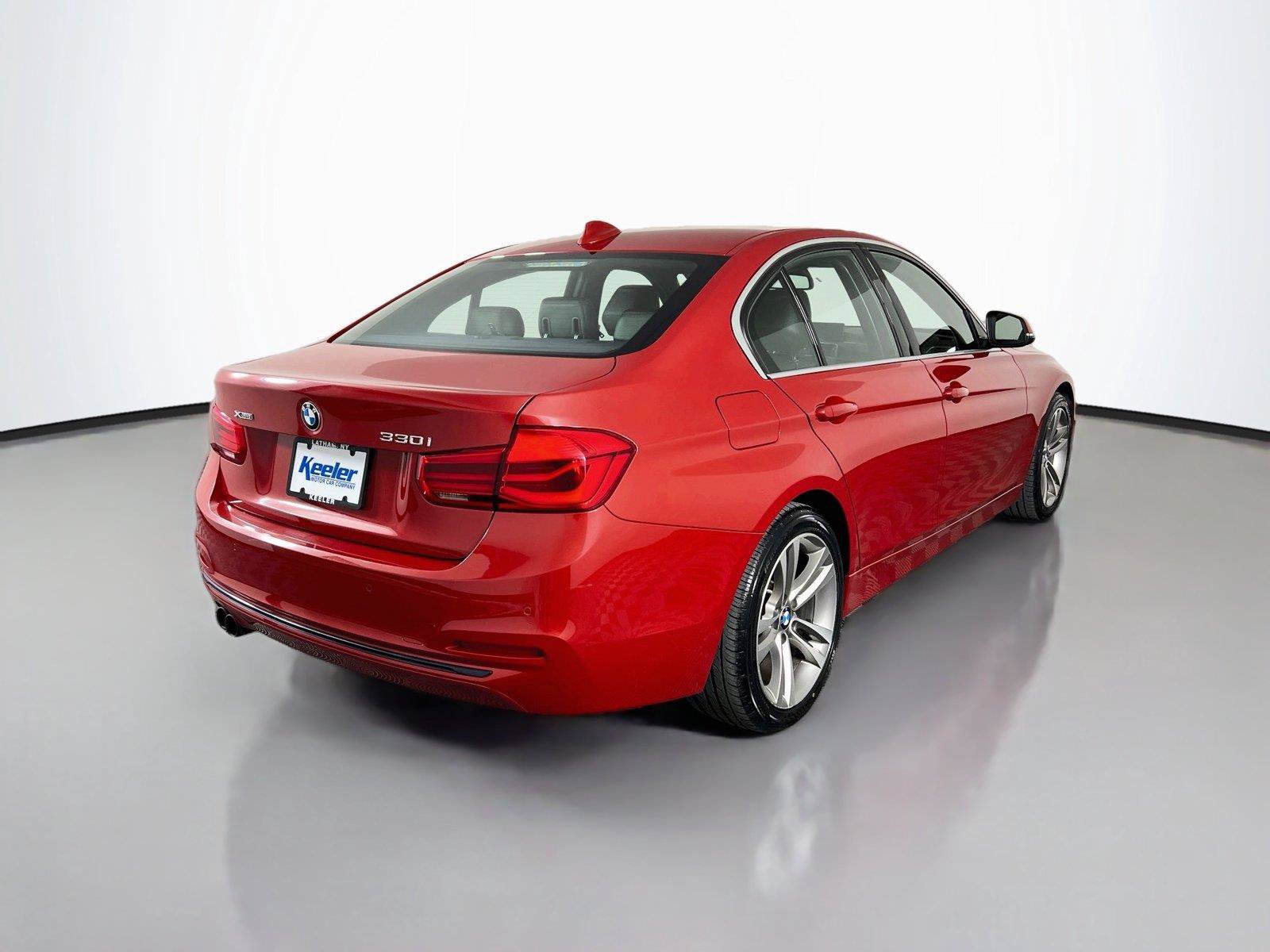 Used 2017 BMW 330i xDrive Sedan AWD/4WD image 6