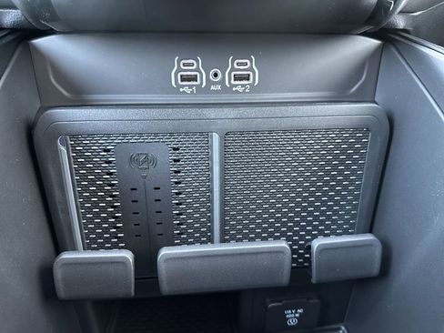 New 2026 RAM 1500 4x4 Crew Cab image 19