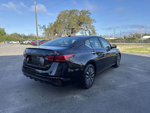 Used 2024 Nissan Altima 2.5 SV AWD/4WD image 9