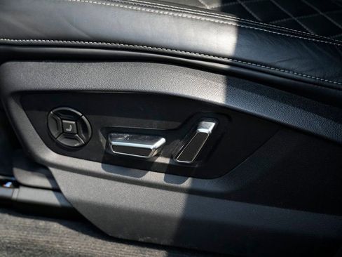 Used 2022 Audi SQ8 Prestige w/ Prestige Package image 31