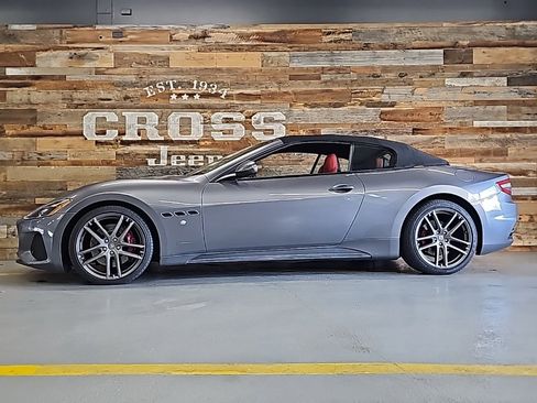 Used 2018 Maserati GranTurismo Sport image 2