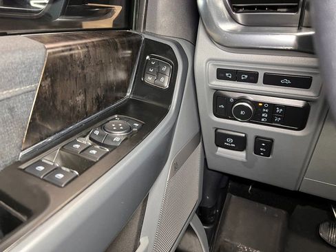 Used 2022 Ford F150 Lariat w/ Equipment Group 502A High image 6