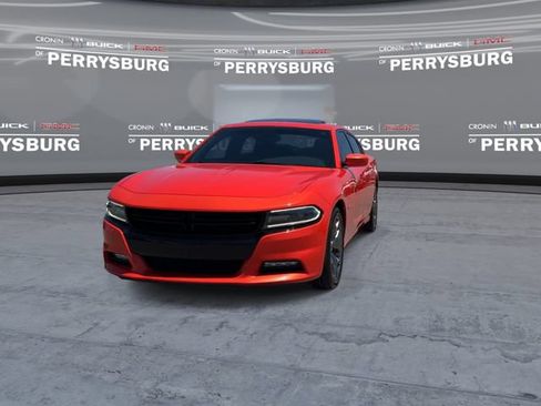 Used 2016 Dodge Charger R/T w/ Plus Group RWD image 3