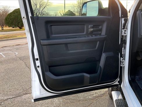 Used 2017 RAM 2500 Tradesman w/ Popular Equipment Group image 17