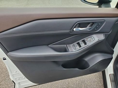 Certified 2023 Nissan Rogue SL image 17