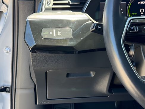 Used 2021 Audi e-tron Premium Plus w/ Premium Plus Package AWD/4WD image 48