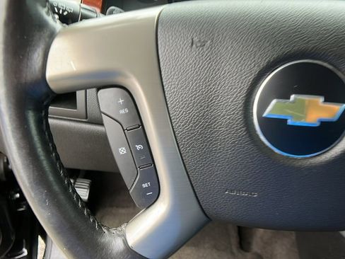 Used 2014 Chevrolet Suburban LS image 25