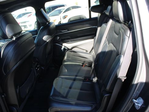 Used 2022 Jeep Grand Cherokee L Overland AWD/4WD image 17