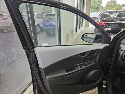 Used 2019 Hyundai Kona SE FWD image 17