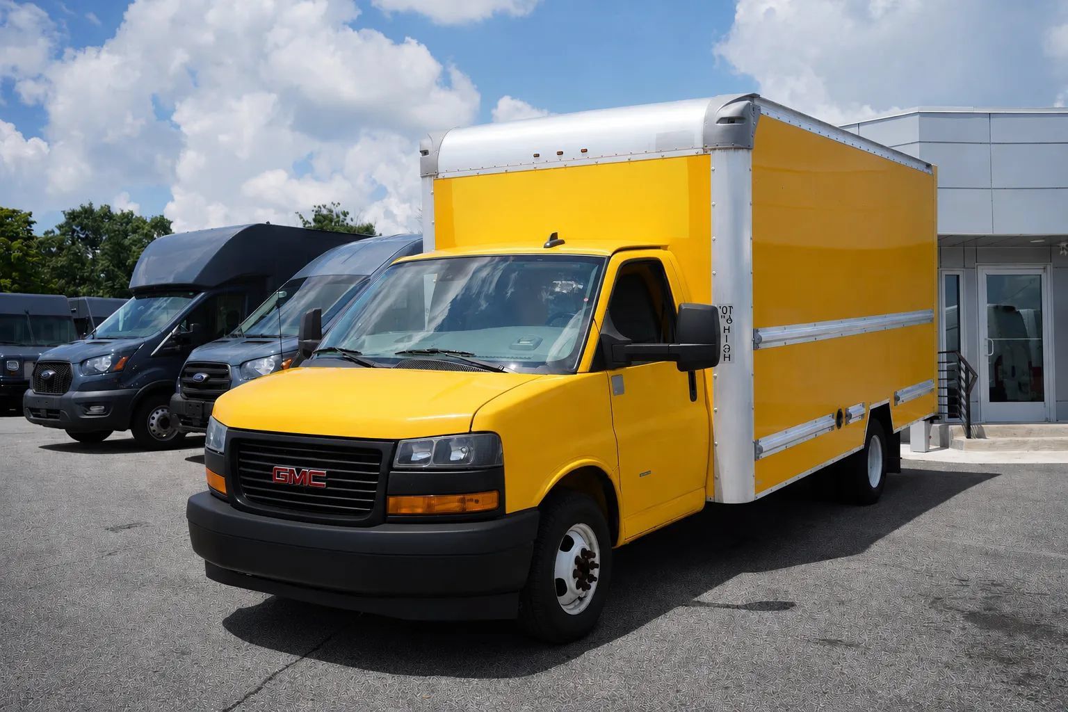 Used 2021 GMC Savana 3500 Extended w/ Power Convenience Package RWD image 6