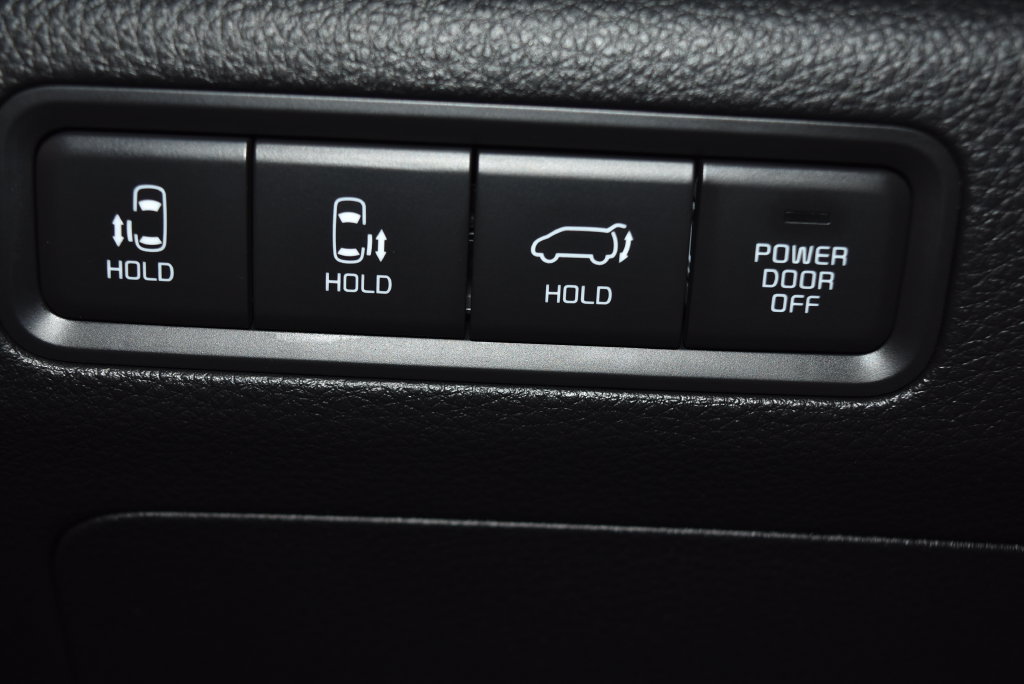 Used 2024 Kia Carnival SX FWD image 18