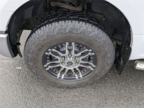 Used 2015 Ford F150 XLT w/ Trailer Tow Package image 19