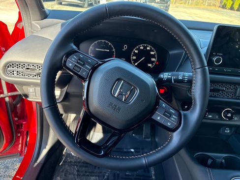 Used 2025 Honda HR-V Sport image 14