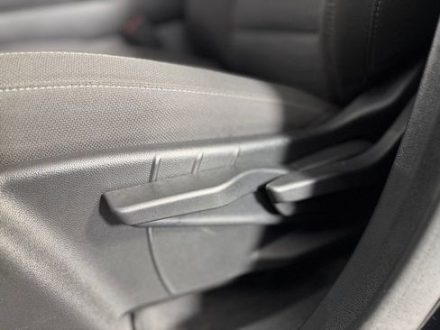 Used 2026 Chevrolet Equinox LT FWD image 24