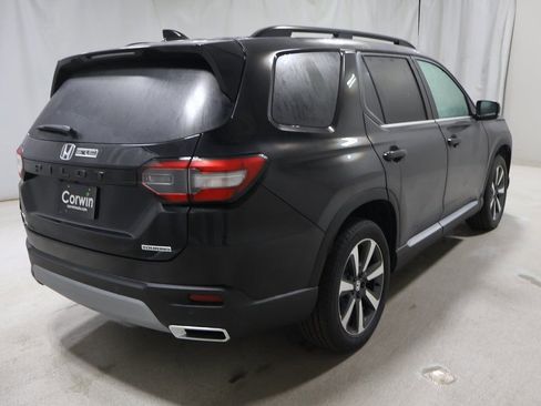 New 2025 Honda Pilot Touring image 6