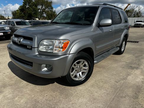 Used 2005 Toyota Sequoia SR5 image 9