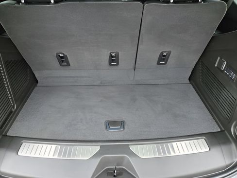Used 2026 GMC Yukon Denali w/ Sun & Power Step Package AWD/4WD image 30