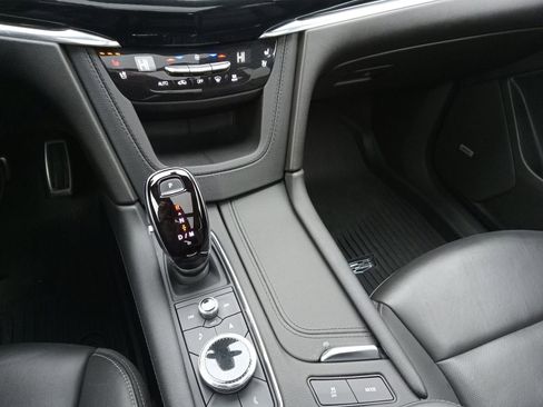 Used 2023 Cadillac XT6 Sport image 17