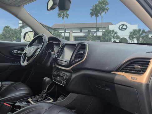 Used 2016 Jeep Cherokee Limited FWD image 28