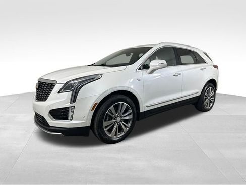 Used 2021 Cadillac XT5 Premium Luxury w/ Platinum Package AWD/4WD image 2
