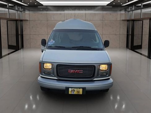 Used 2000 GMC Savana 3500 Extended RWD image 11