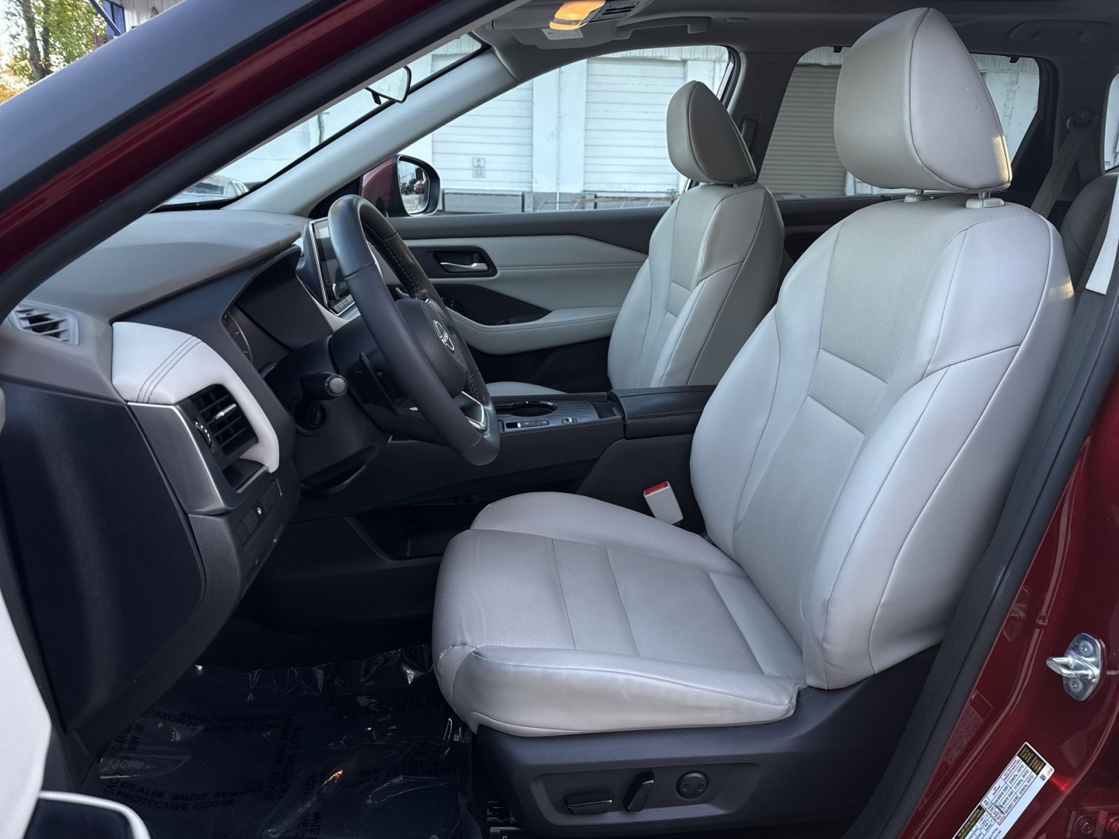 Used 2023 Nissan Rogue SV w/ SV Premium B Package FWD image 18