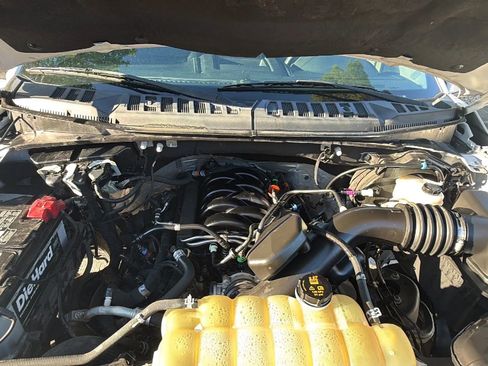 Used 2020 Ford F150 Lariat w/ Trailer Tow Package image 10