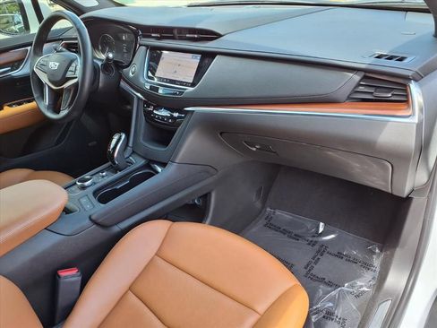 Used 2024 Cadillac XT5 Premium Luxury FWD image 8