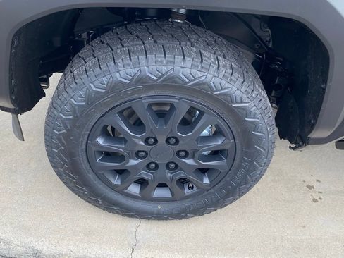 New 2026 Toyota 4Runner SR5 image 18