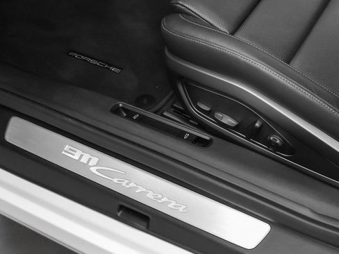 Certified 2021 Porsche 911 Carrera RWD image 30