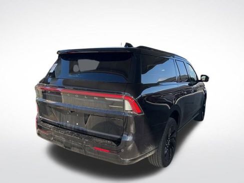 Used 2025 Lincoln Navigator L Reserve w/ Jet Appearance Package image 4