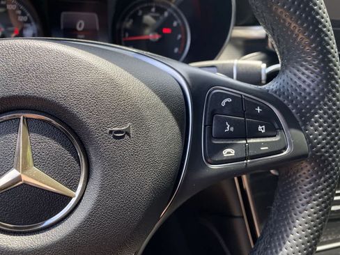 Used 2019 Mercedes-Benz GLC 300 4MATIC image 21