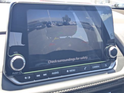 Used 2023 Nissan Rogue SV FWD image 11