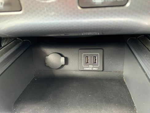 Used 2018 Nissan Pathfinder SL AWD/4WD image 23
